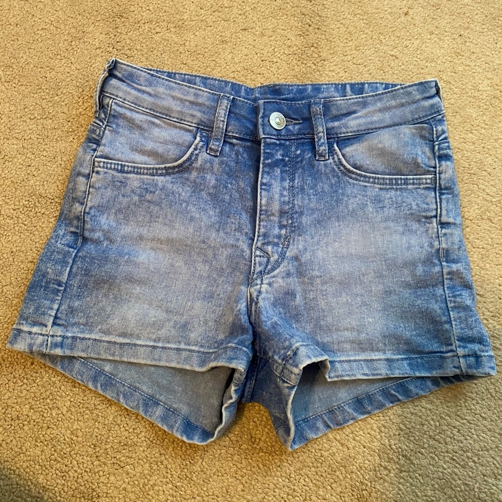High waisted light blue jean shorts!